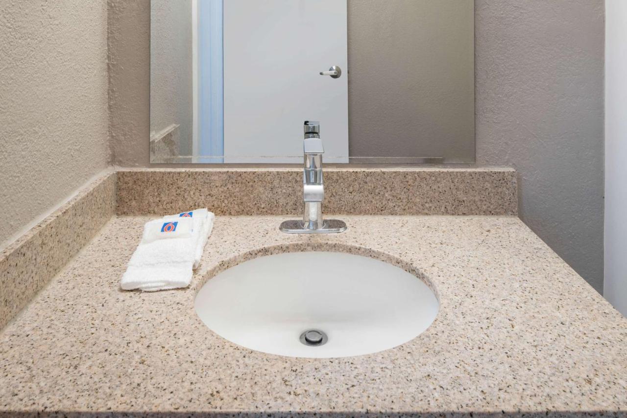 Motel 6-Fontana, Ca Buitenkant foto