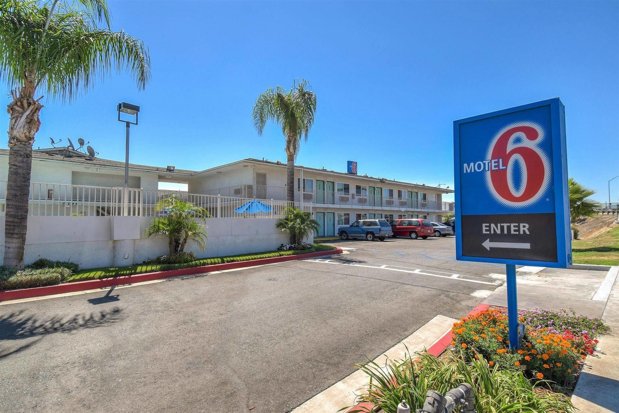 Motel 6-Fontana, Ca Buitenkant foto