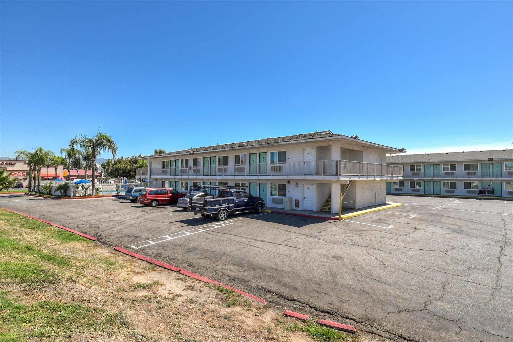 Motel 6-Fontana, Ca Buitenkant foto