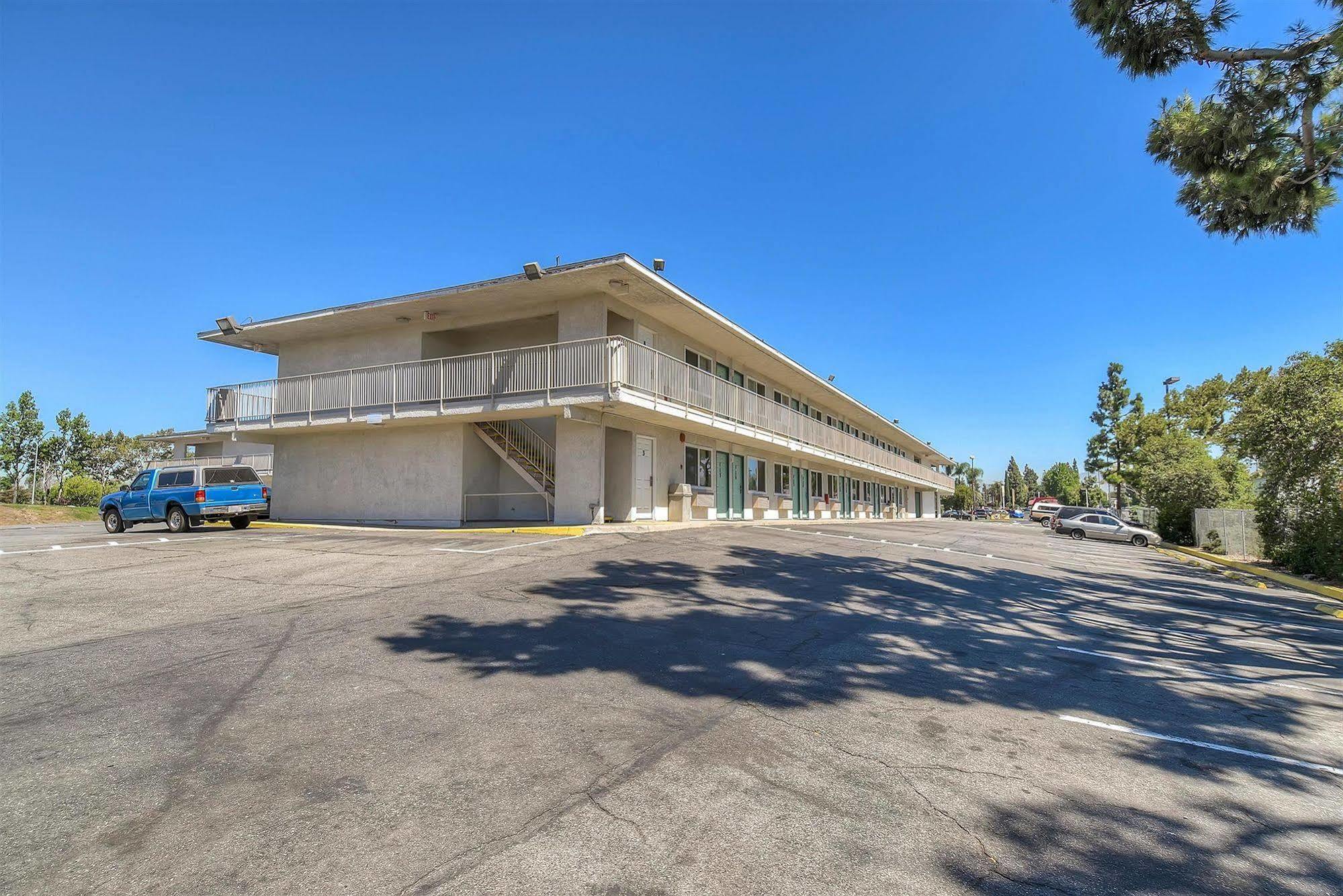 Motel 6-Fontana, Ca Buitenkant foto